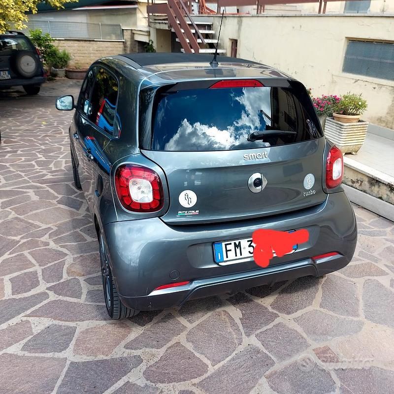 Usata Smart ForFour 2018 Nero Utilitaria