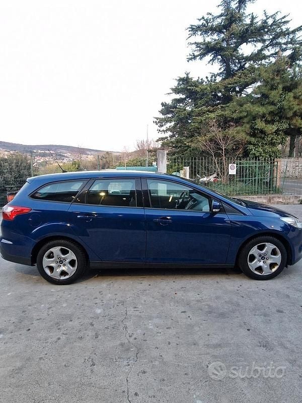 Usata Ford Focus 115 CV (84 kW) 2014 Blu Station wagon