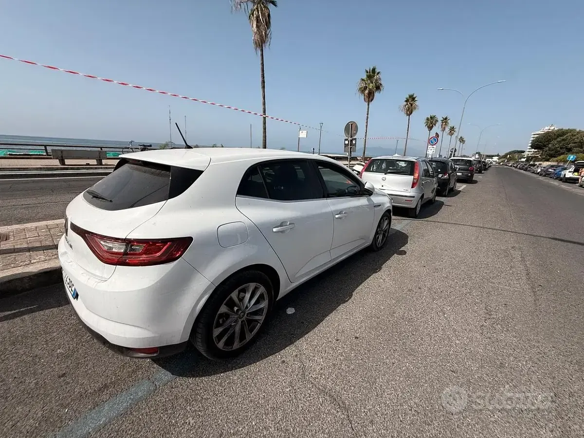 Usata Renault Mégane IV 110 CV (80 kW) 2016 Bianco Berlina