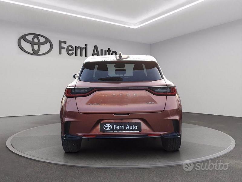 Usata Lexus LBX 136 CV (100 kW) 2024 Grigio SUV