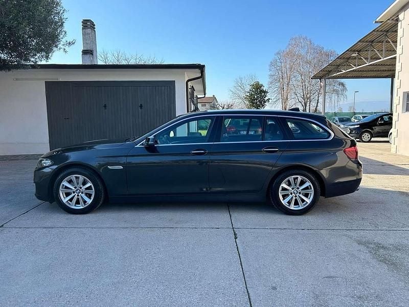 Usata BMW 520 Luxury Line 190 CV (139 kW) 2015 Grigio Station wagon