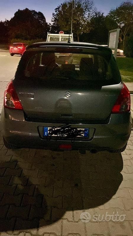 Usata Suzuki Swift 68 CV (50 kW) 2008 Grigio Berlina