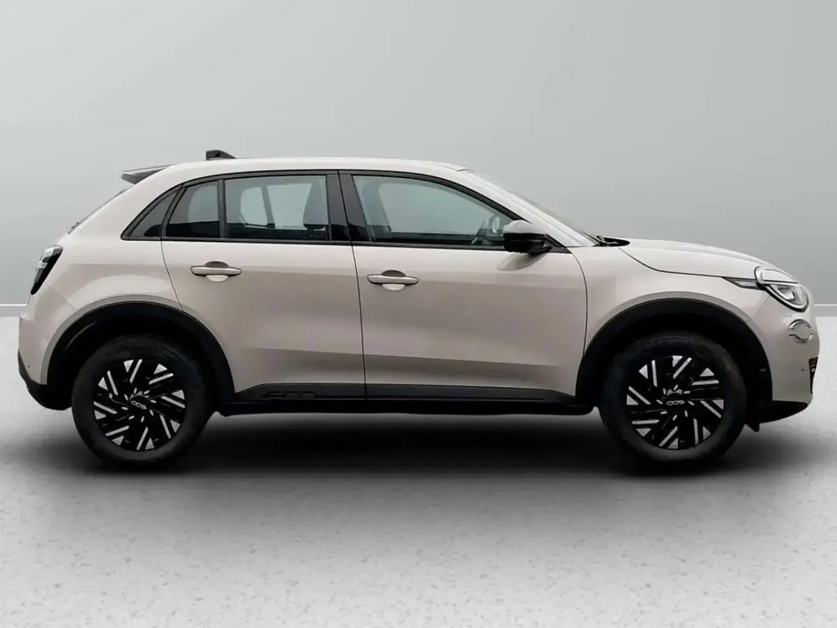 Usata Fiat 600 110 CV (80 kW) 2024 Beige SUV