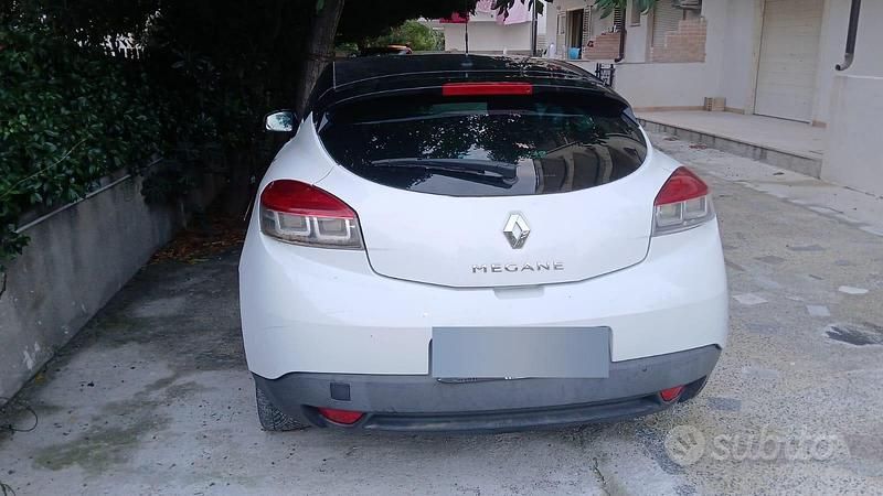 Usata Renault Mégane Coupé 110 CV (80 kW) 2011 Bianco Coupé