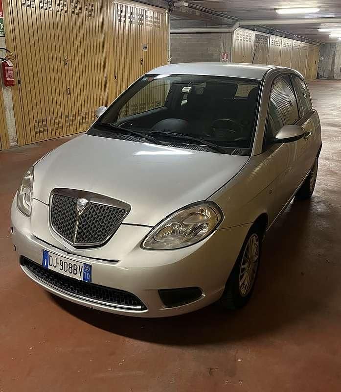 Usata Lancia Ypsilon 60 CV (44 kW) 2007 Utilitaria