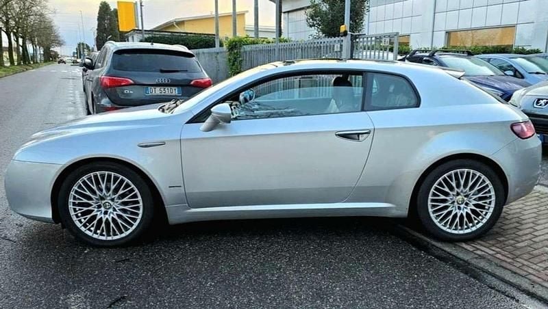 Usata Alfa Romeo Brera 185 CV (136 kW) 2006 Argento Coupé