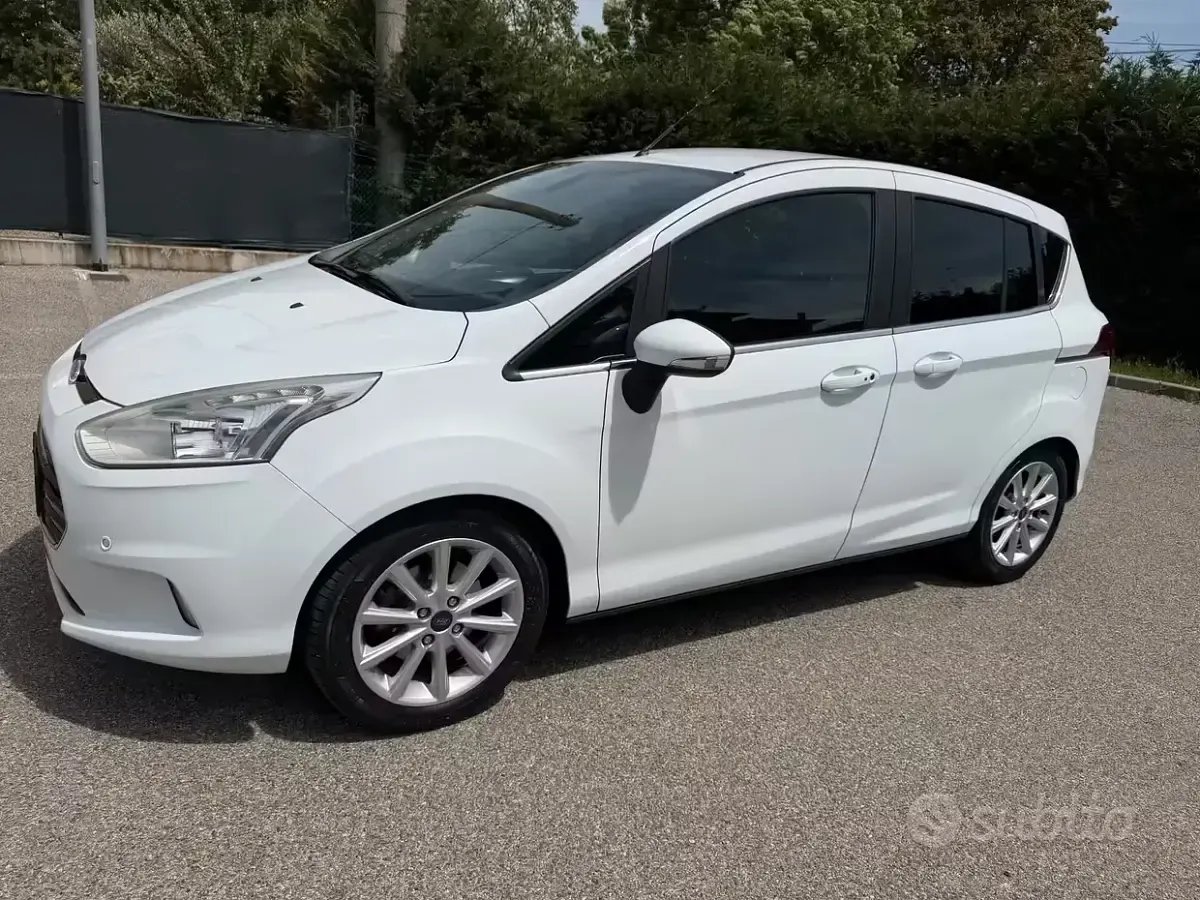 Usata Ford B-MAX 90 CV (66 kW) 2017 Bianco Monovolume