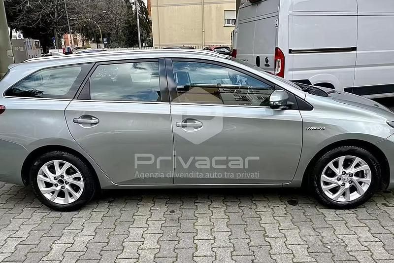 Usata Toyota Auris Touring Sports Business Edition 99 CV (72 kW) 2018 Verde Station wagon