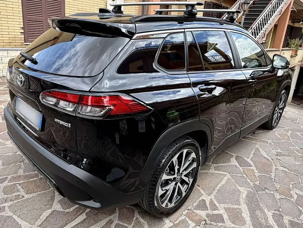 Usata Toyota Corolla Cross Lounge 152 CV (111 kW) 2022 Nero SUV