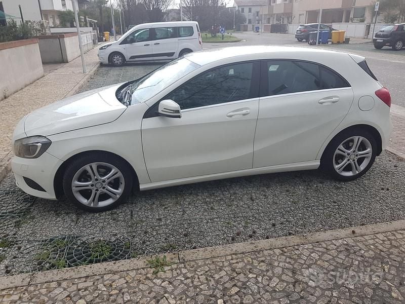 Usata Mercedes A180 109 CV (80 kW) 2013 Bianco Berlina