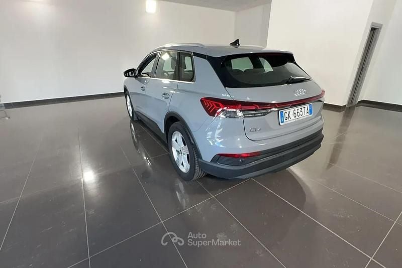 Usata Audi Q4 e-tron Comfort 69 kW (95 CV) 2023 Gray SUV