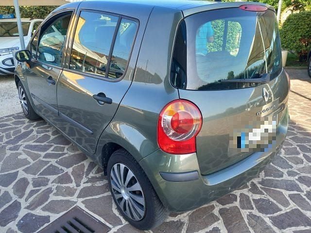 Usata Renault Modus Authentique 75 CV (55 kW) 2005 Verde / metallizzato Monovolume