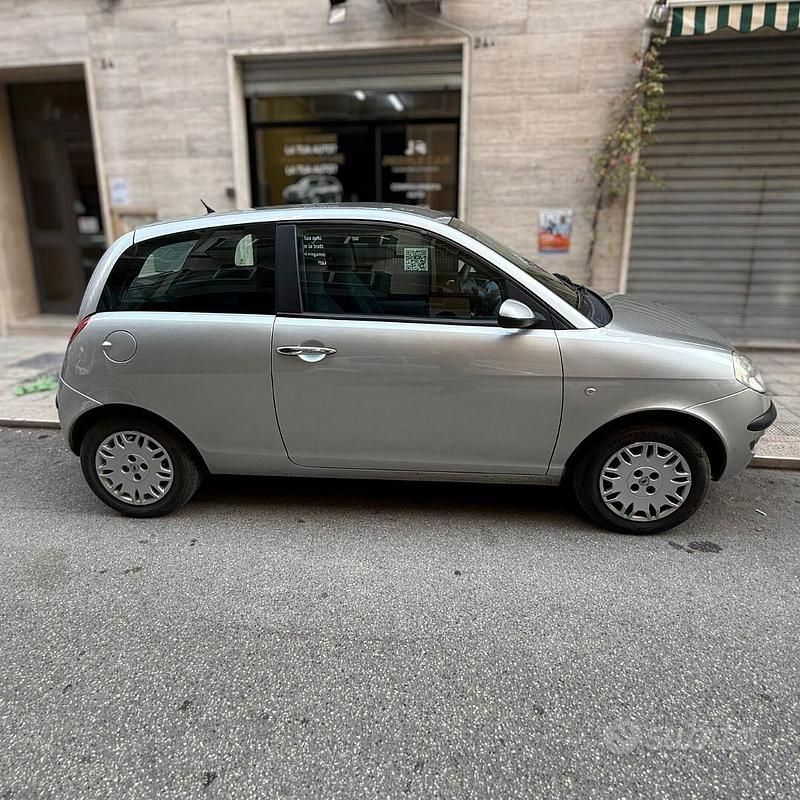 Usata Lancia Ypsilon 69 CV (50 kW) 2006 Grigio Utilitaria
