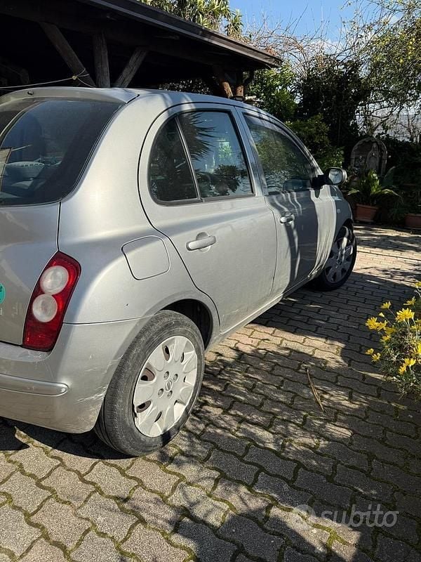 Usata Nissan Micra 65 CV (47 kW) 2002 Grigio Utilitaria