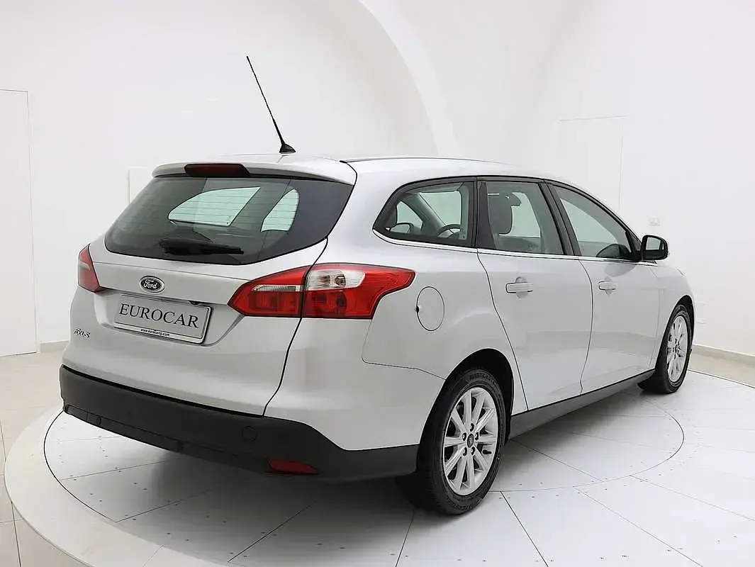 Usata Ford Focus Titanium 120 CV (88 kW) 2016 Argento Station wagon