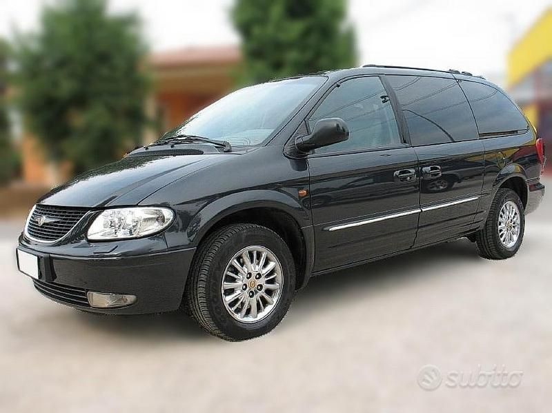Usata Chrysler Voyager 143 CV (105 kW) 2004 Monovolume