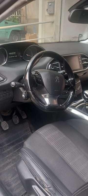 Usata Peugeot 308 Allure 120 CV (88 kW) 2018 Berlina
