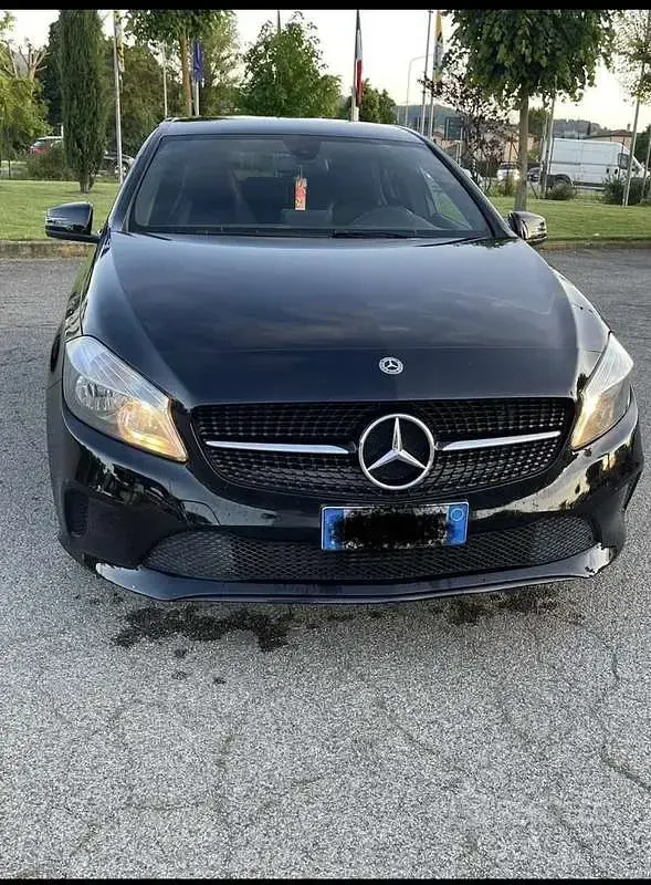 Usata Mercedes A180 109 CV (80 kW) 2018 Berlina