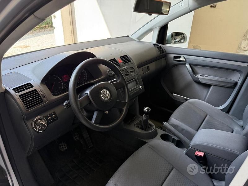Usata VW Touran Highline 105 CV (77 kW) 2005 Grigio Monovolume