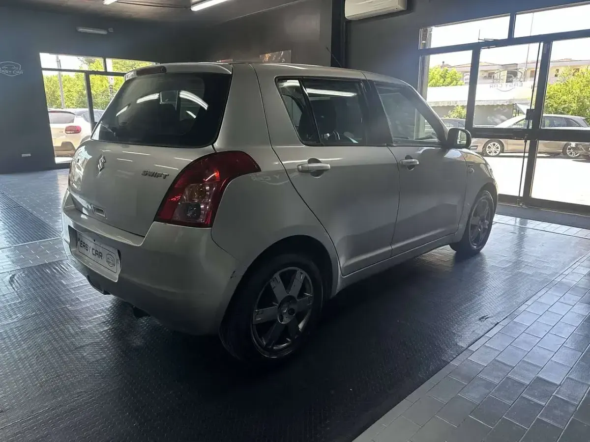 Usata Suzuki Swift GL 75 CV (55 kW) 2009 Argento Utilitaria