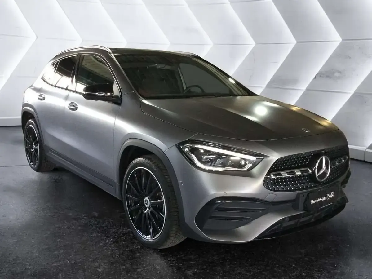 Usata Mercedes GLA250 Premium 218 CV (160 kW) 2023 Grigio SUV