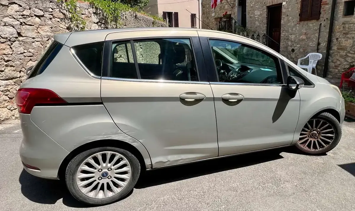 Usata Ford B-MAX 90 CV (66 kW) 2013 Grigio Monovolume