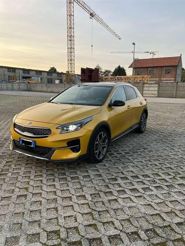 Usata Kia XCeed 204 CV (150 kW) 2019 Oro SUV