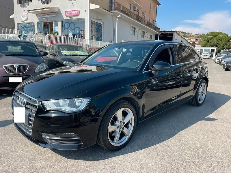 Nero Usata 2015 Audi A3 Attraction Tre volumi | 11.500 € (Buon prezzo) - Immagine 1/4