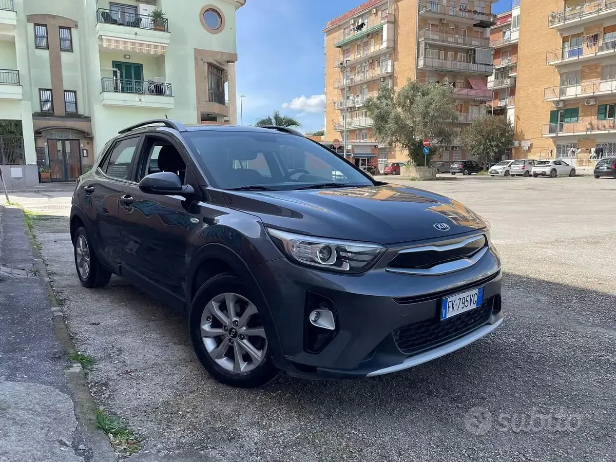 Occasion Kia Stonic 110 ch (80 kW) 2018 Gris SUV
