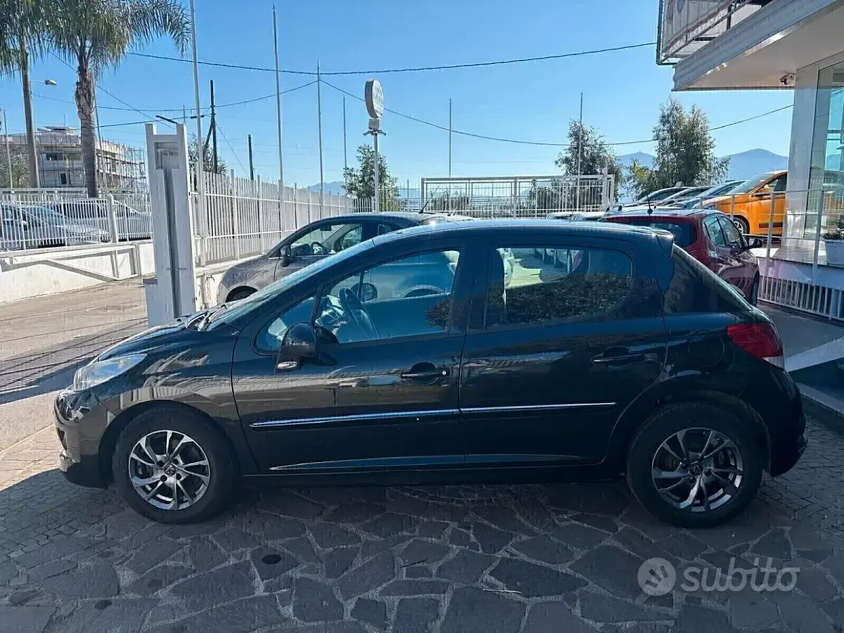 Usata Peugeot 207 70 CV (51 kW) 2011 Nero Berlina