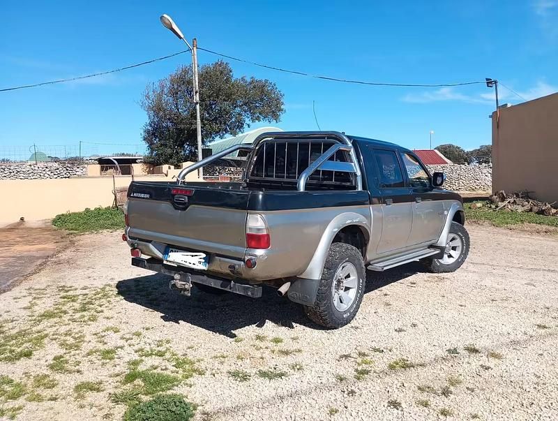 Usata Mitsubishi L200 115 CV (84 kW) 2005 Pick-up