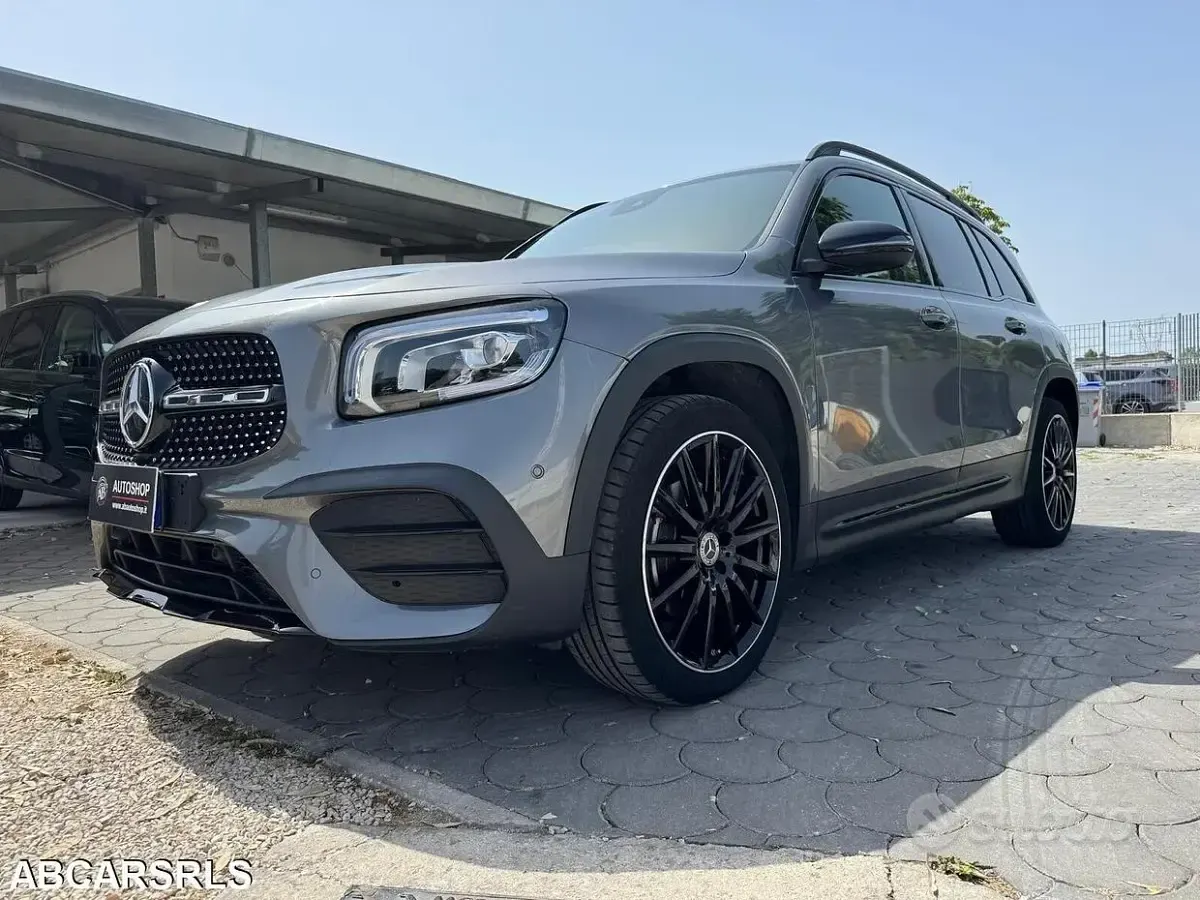 Usata Mercedes GLB200 Executive 150 CV (110 kW) 2023 Grigio SUV