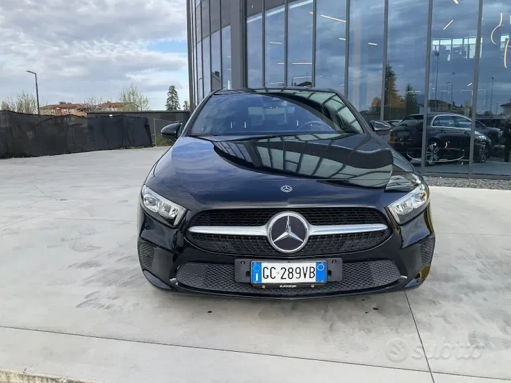 Usata Mercedes A180 Business 116 CV (85 kW) 2020 Nero Berlina