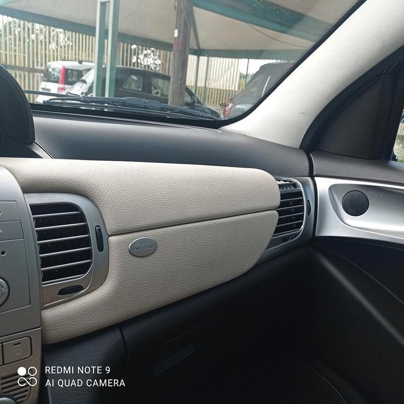 Usata Lancia Ypsilon 90 CV (66 kW) 2009 Viola Utilitaria