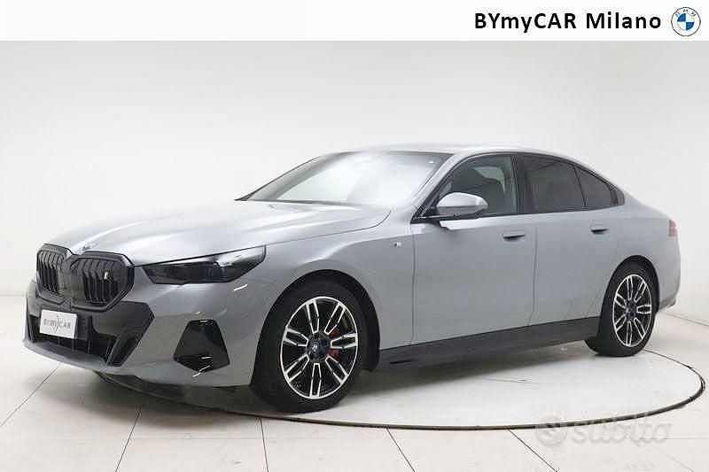 Usata BMW i5 M Sport 289 kW (394 CV) 2025 Grigio Berlina