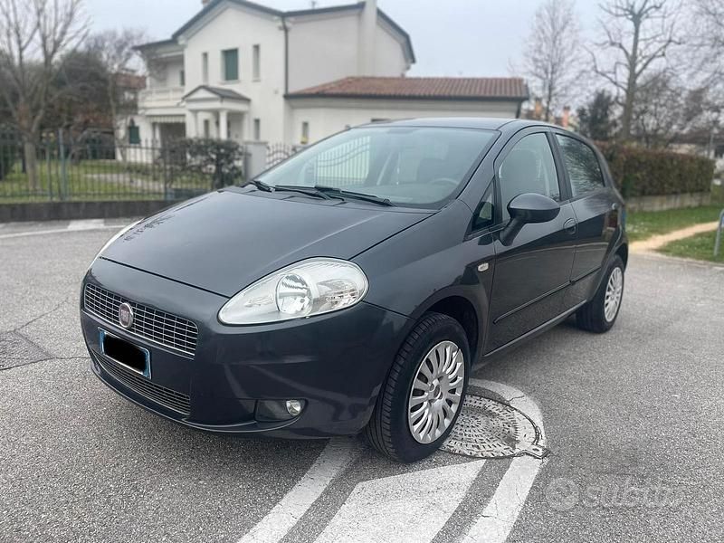 Usata Fiat Grande Punto 2009 Grigio Utilitaria