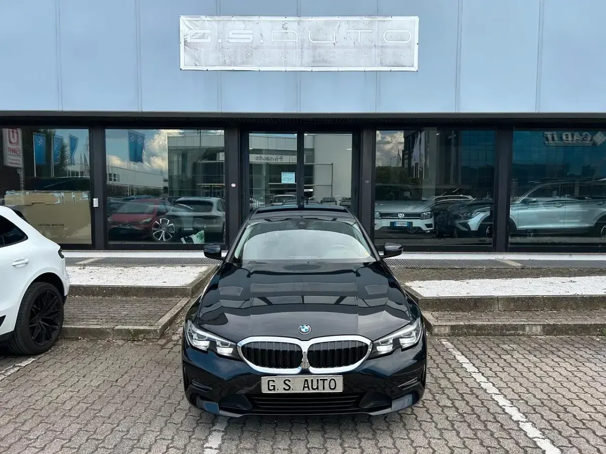 Usata BMW 320e 190 CV (139 kW) 2020 Nero Berlina