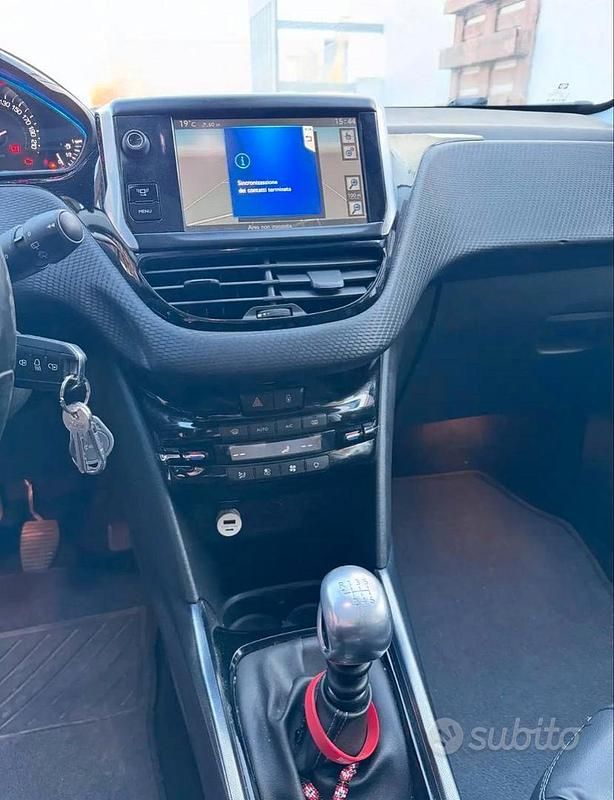 Usata Peugeot 2008 115 CV (84 kW) 2014 Bianco SUV