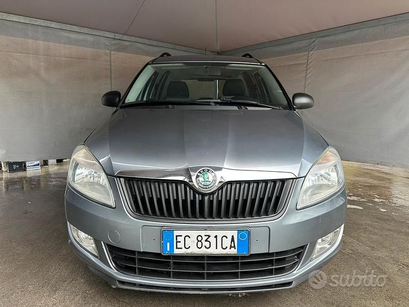 Usata Skoda Roomster Style 70 CV (51 kW) 2010 Grigio Monovolume