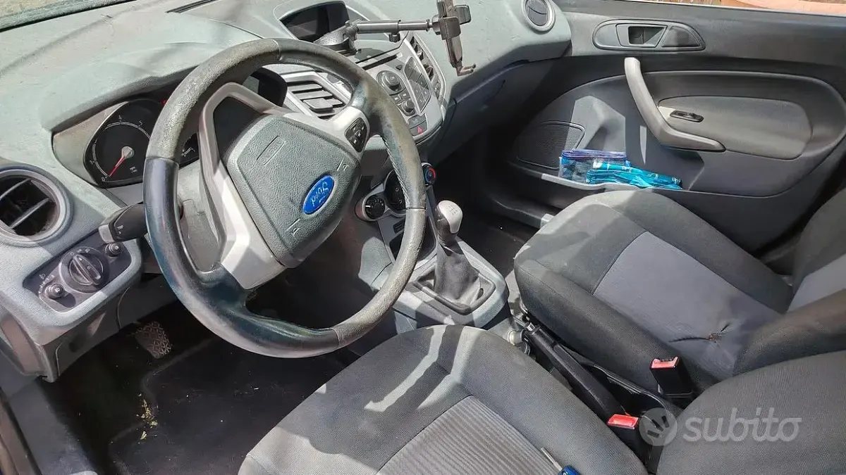 Usata Ford Fiesta 82 CV (60 kW) 2010 Bluazzurro Berlina