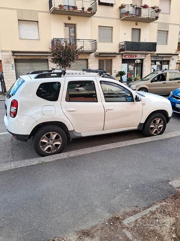 Usata Dacia Duster Lauréate 110 CV (80 kW) 2014 Bianco SUV