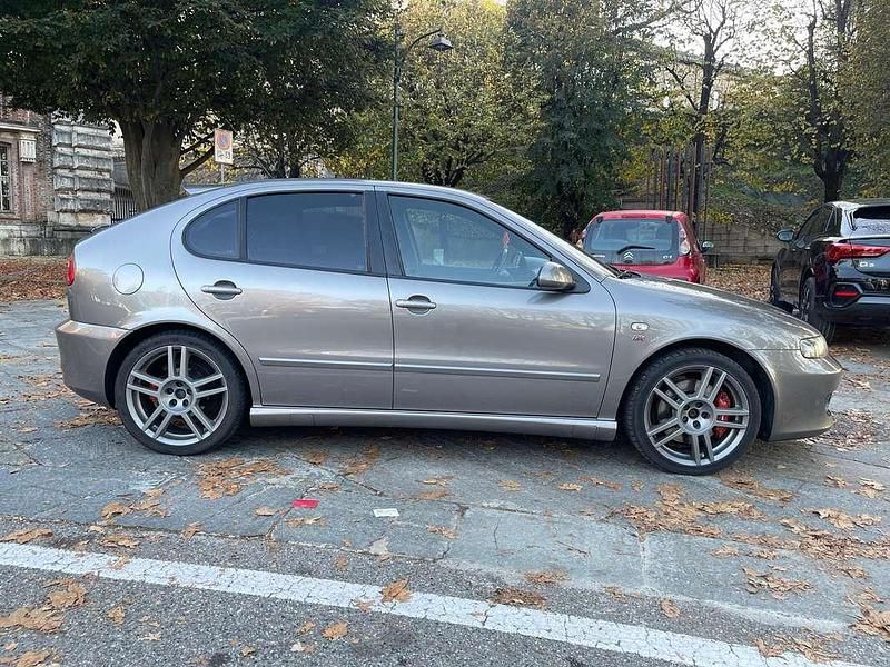 Usata Seat Leon CUPRA 224 CV (164 kW) 2005 Grigio Utilitaria