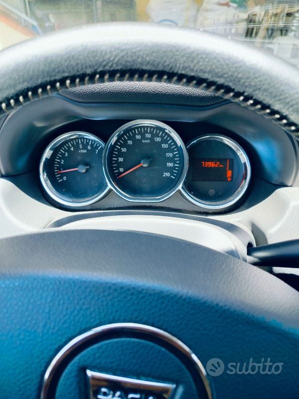 Usata Dacia Duster 110 CV (80 kW) 2015 Nero SUV