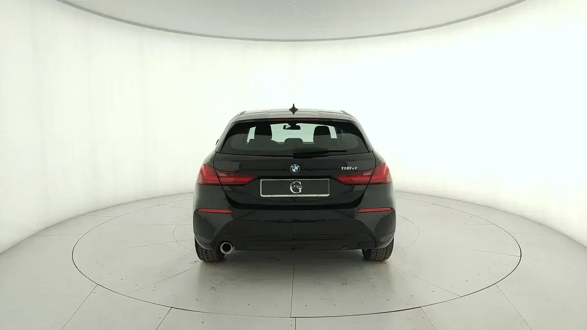 Usata BMW 116 Advantage 116 CV (85 kW) 2022 Nero Utilitaria