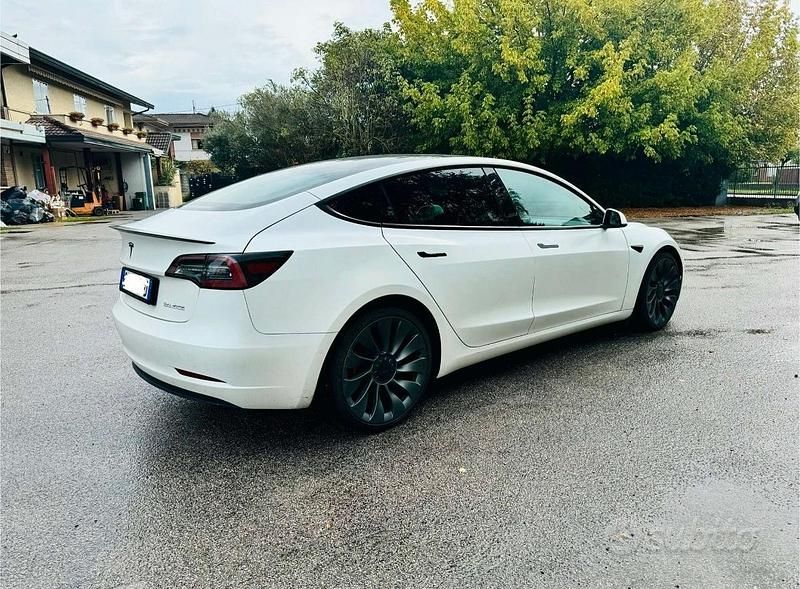 Begagnad Tesla Model 3 Performance 461 kW (627 HK) 2021 Sedan
