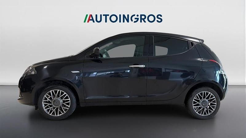 Usata Lancia Ypsilon Gold 69 CV (50 kW) 2022 Nero Utilitaria
