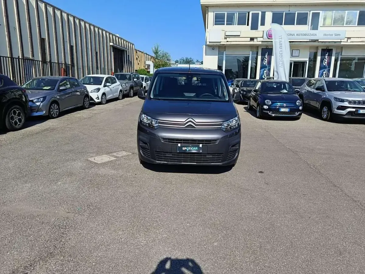 Usata Citroën Berlingo Live 102 CV (75 kW) 2022 Grigio Monovolume
