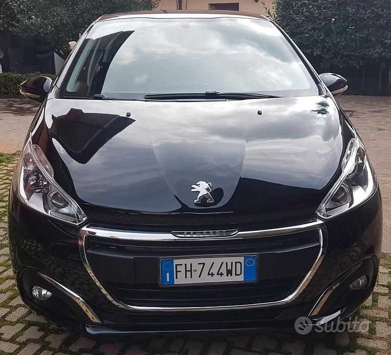 Usata Peugeot 208 75 CV (55 kW) 2017 Nero Utilitaria