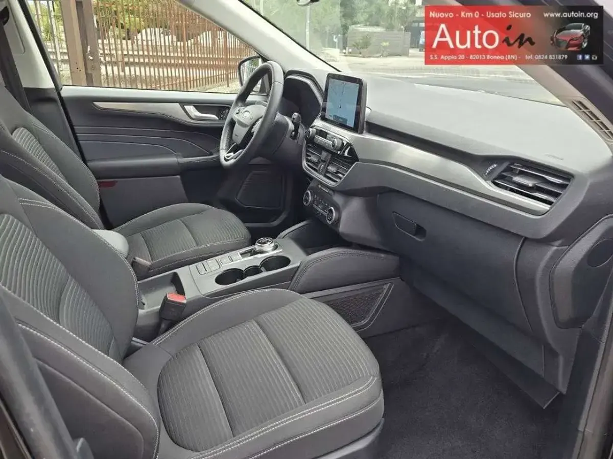 Usata Ford Kuga Titanium 120 CV (88 kW) 2021 Agate black metallic SUV