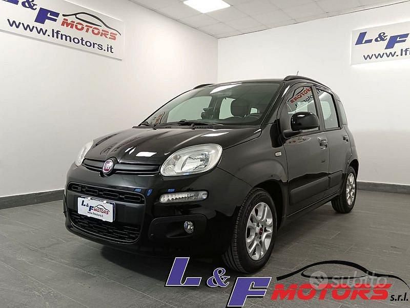 Usata Fiat Panda Lounge 69 CV (50 kW) 2016 Nero Utilitaria